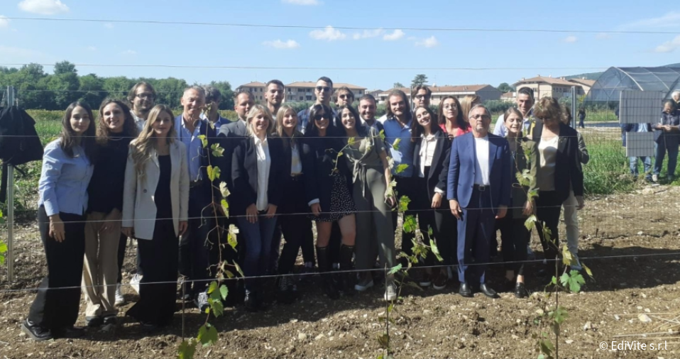 EdiVite team at a field in Italy